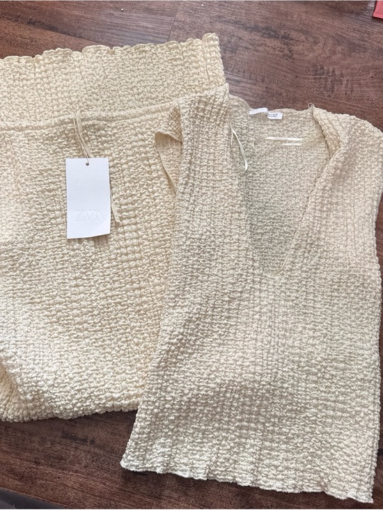 Zara Dresses & Skirts - Zara Cream Textured Knit V-Neck Top & Matching Skirt Set